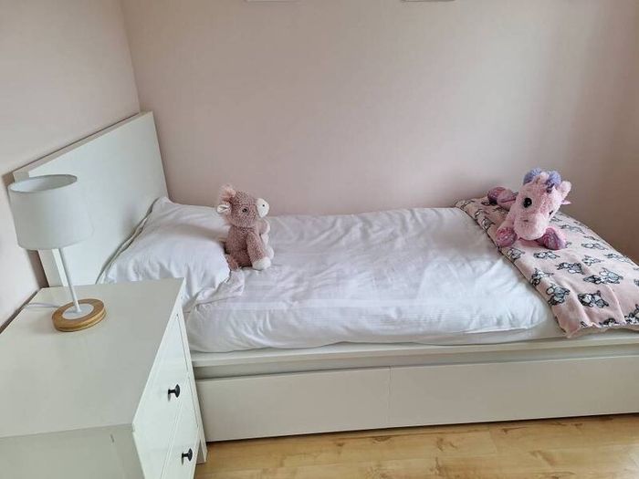 IKEA Malm single bed with 2 drawers. No mattress.
