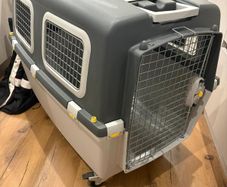 Large Dog Transporter IATA Approved Airline Travel Crate with Wheels