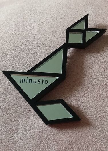 Brooch (mirrored)