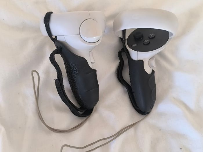 Oculus Quest 2 VR Headset