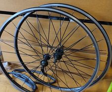 Bontrager TLR Road Wheelset (Rim Brake)  Includes QRs