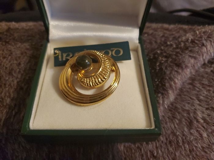 brooch