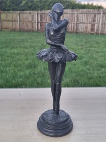 Sculpture of a ballerina