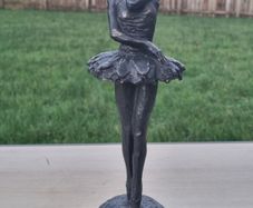 Sculpture of a ballerina