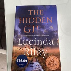 Book. The Hidden Girl by Lucinda Riley