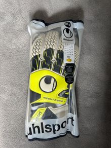 Mens goalkeeper gloves with finger protection