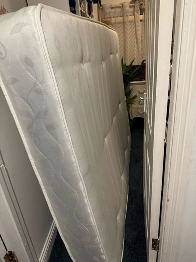 king size mattress 6 mths old