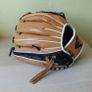 Easton Paragon Series P120Y 12-inch baseball glove Image 2