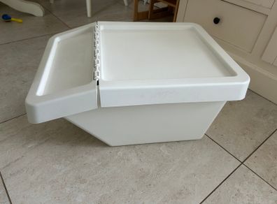 Storage boxes and bins