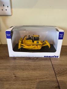 Model Komatsu Bulldozer 1:50