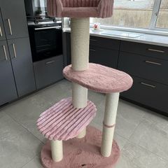Brand new, un-used Trixie Cat Tree