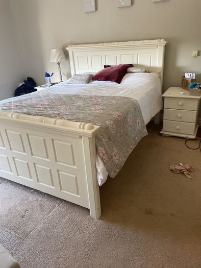 kingsize bed