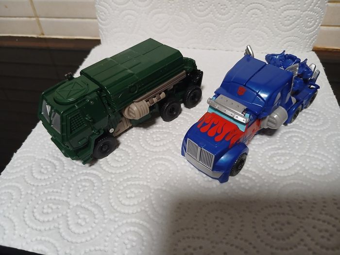 Transformers Hound and Optimus