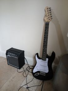 Left Handed Guitar Pack