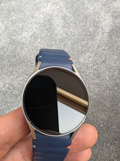 Samsung Galaxy Watch7 with 2 straps