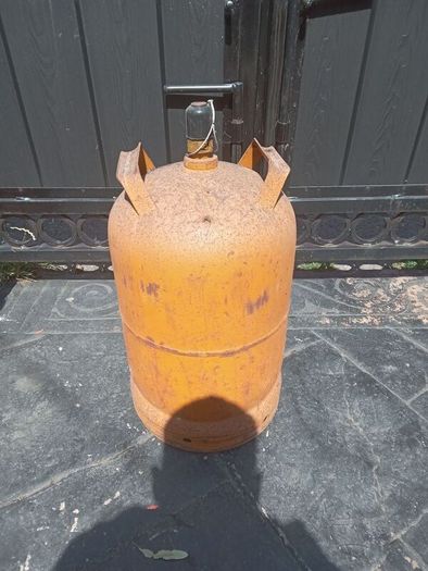 gas bottles (full)