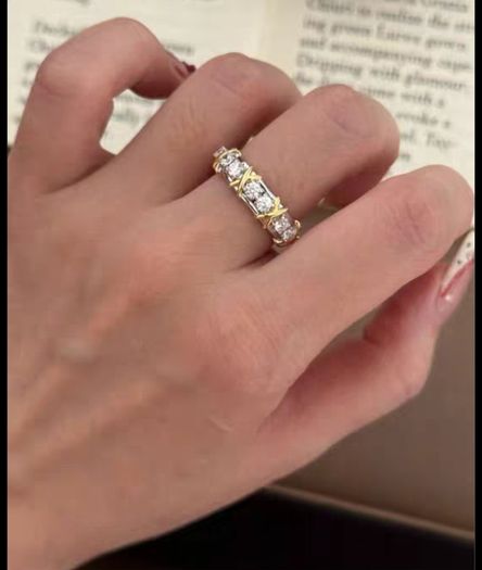 Women's ring size S and M