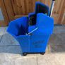 SYR mop and bucket Image 9