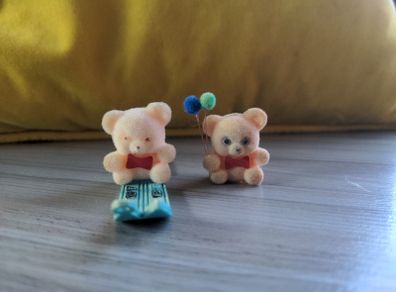 Vintage bears with red bows