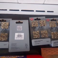 Free cranium, photo frame and 16 brand new cupboard handles