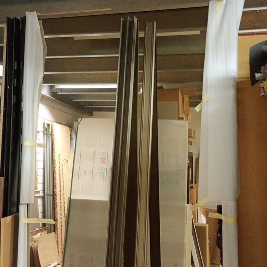 Set of sliding mirror doors
