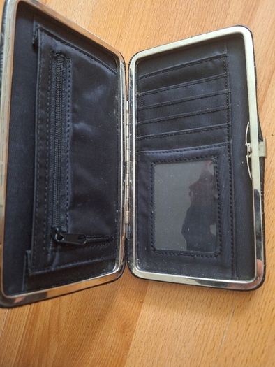 Wallet/Womens Hard Case Embossed Black Wallet .. Price Drop