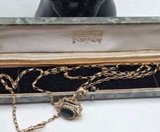 9ct yellow gold spinning fob necklace