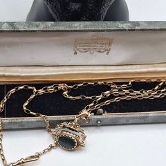 9ct yellow gold spinning fob necklace