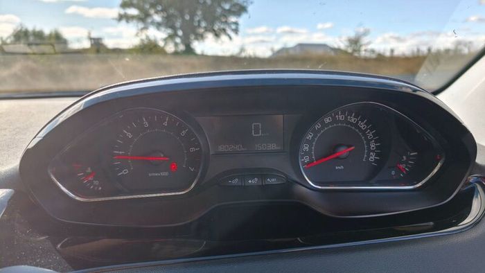 Peugeot 208 2015