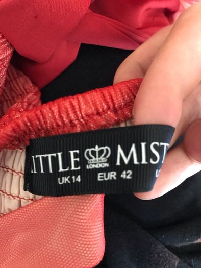 Little mistress : London red dress