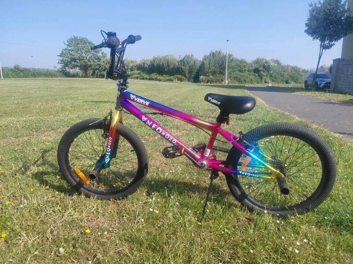 20 inch Verve BMX metallic rainbow bikr