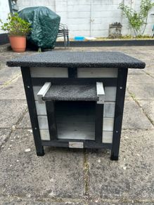Outdoor cat house