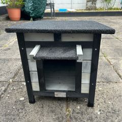 Outdoor cat house