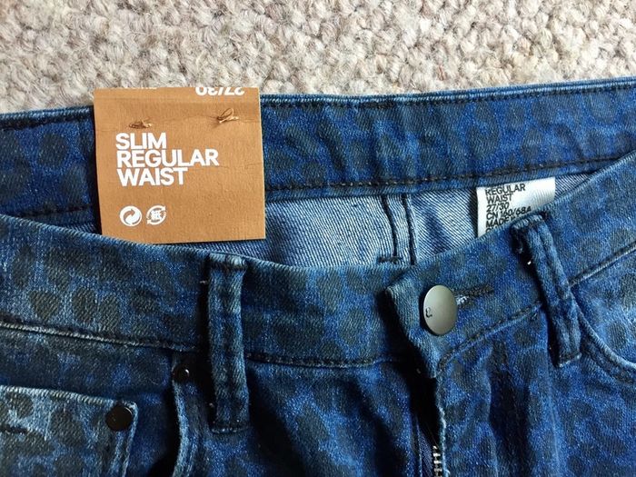 H&M blue leopard slim jeans size 27