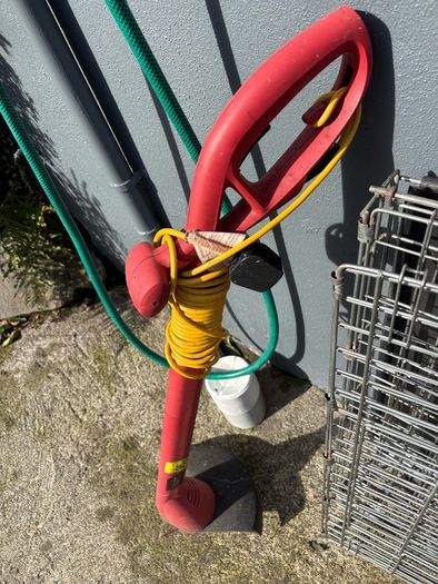 free strimmer toilets and sink