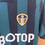 jersey leeds United Image 3
