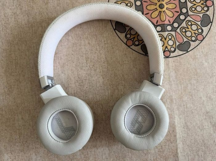 JBL Tune 660NC Wireless On-Ear Headphones with Active Noise