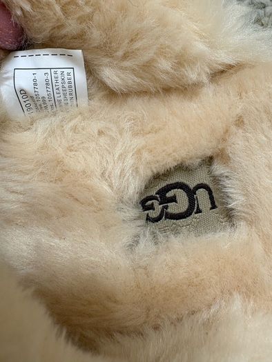 UGG slippers / 41 / UK 7.5 / new