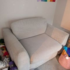 Free love seat