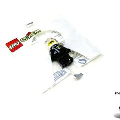 LEGO Vintage Police Officer Key Chain Printed Helmet New In Sealed Polybag Hard To Find From The Lego Group 1998