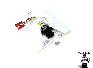 LEGO Vintage Police Officer Key Chain Printed Helmet New In Sealed Polybag Hard To Find From The Lego Group 1998