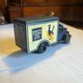 Birds Custard 1:43 scale van Image 2