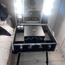 portable makeup case with lights Image 7