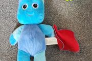In The Night Garden Plush Toy Snuggly Singing Igglepiggle 30cm