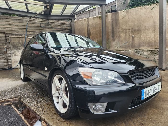 2004 Lexus Is
