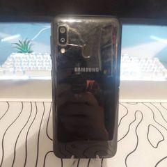 Samsung Galaxy A20 (SM-A202F) Phone - For Parts or Repair