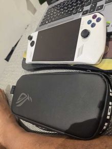 Rog Ally Z1 Extreme 2 TB + Official Carrying Case
