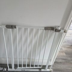 2 Mamia stair gates. Used and working well