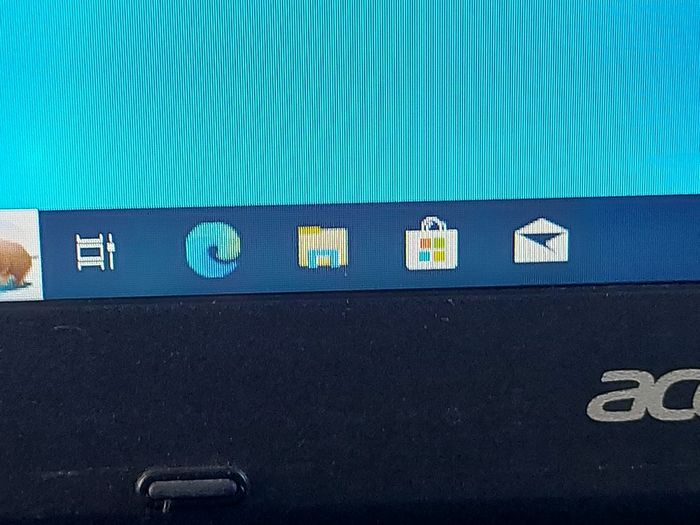 ACER Travelmate P256 Series, Model No. Z5WBH, Intel Core i3-4005U CPU, 1.7GHz, 4GB Ram, 500GB HDD, Windows 10, Microsoft Edge, Chrome and VLC