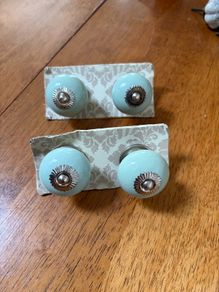 4 door knobs